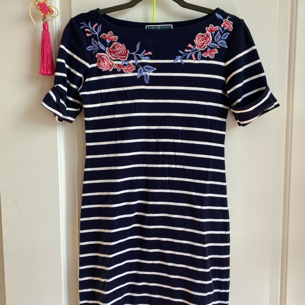 Dresses - Picture 16 of 16